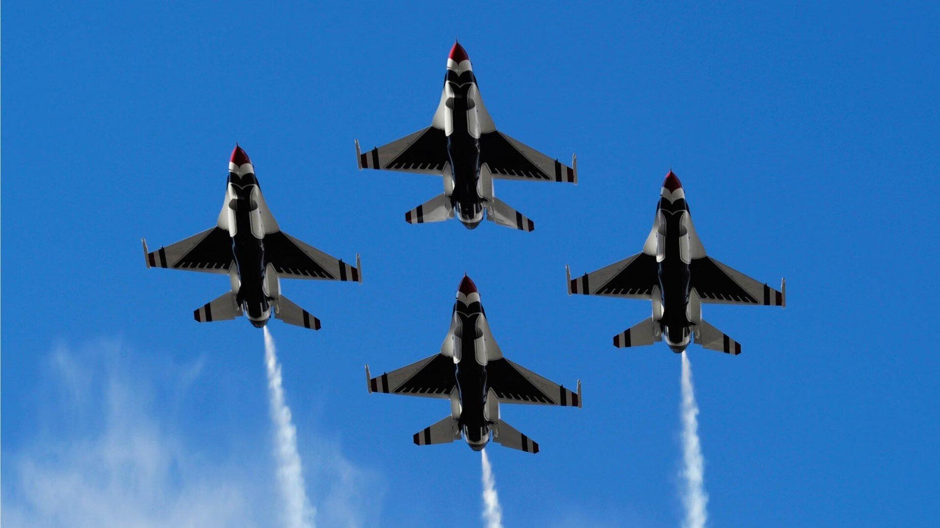 五大联赛争冠球队出场阵容中缺席后的战术重构,五大联赛全胜夺冠的球队